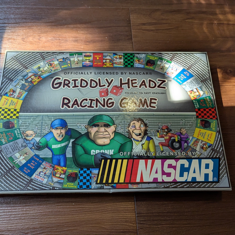 Nascar Griddly Headz Racing Game with Multicolor Design